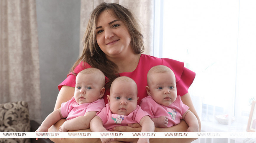 Лукашэнка: мудрасць, цярплівасць і любоў маці дапамагаюць знаходзіць у жыцці правільны шлях