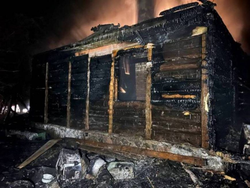 В Браславском районе горел дом: хозяин-пенсионер погиб, его супруга госпитализирован